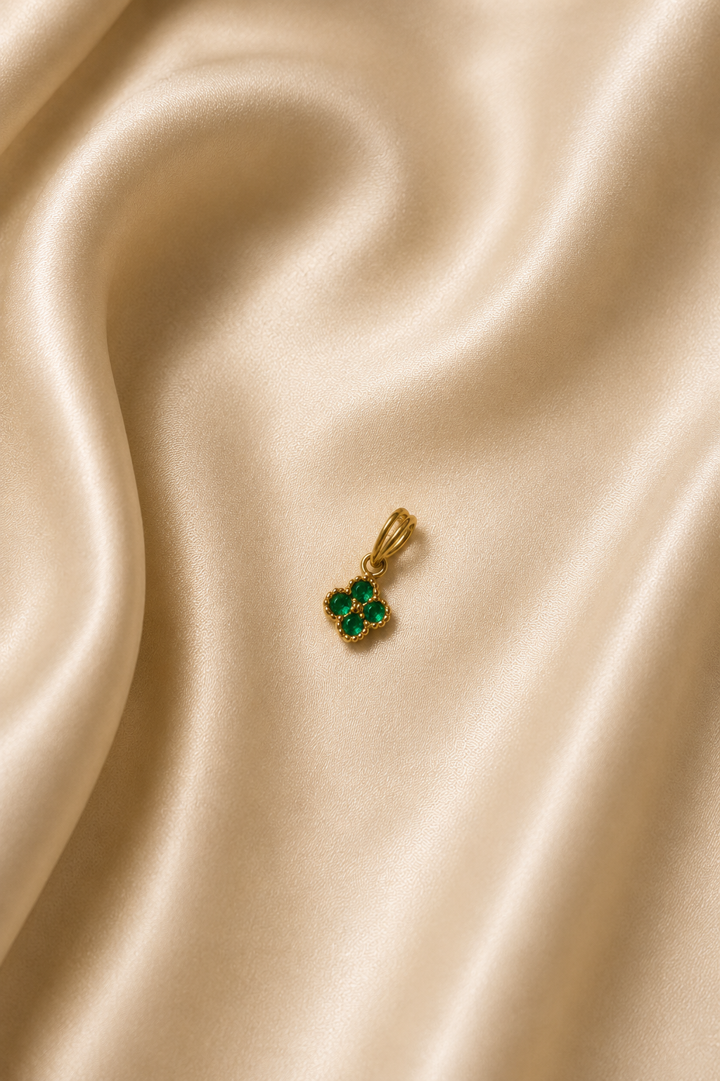 Emerald & 18K Gold Flower Pendant — 0.13 ct
